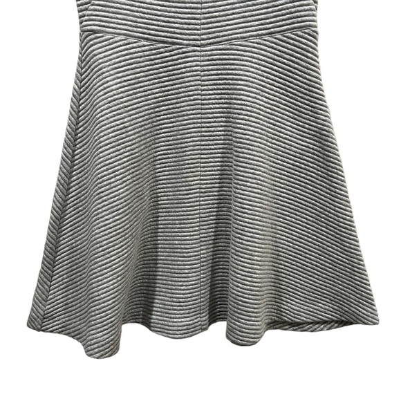 Ann Taylor LOFT Striped Fit & Flare Dress Gray White Sleeveless Size 4 - Picture 6 of 7